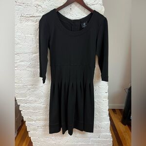 Pink Tartan Black 3/4 Sleeve Pleated Knee-Length Dress. Size M